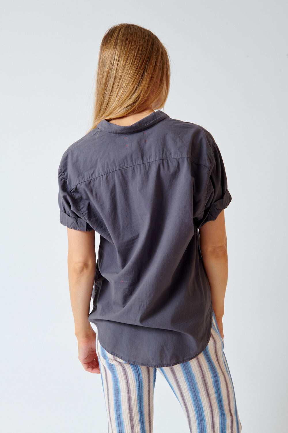 Mari wearing Xirena Channing Shirt rear view