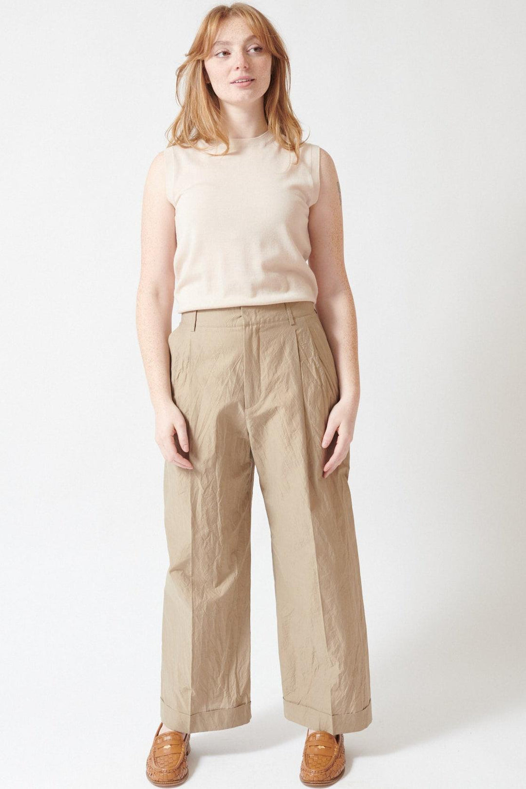 Waverly wearing Soeur Cotton Poplin Pleated Watson Trousers front view