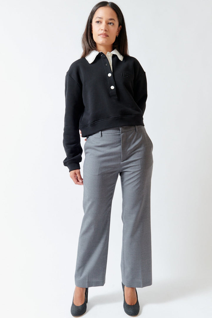 Amanda wearing N°21 Elasticated Back Wool 21 Trouser front view