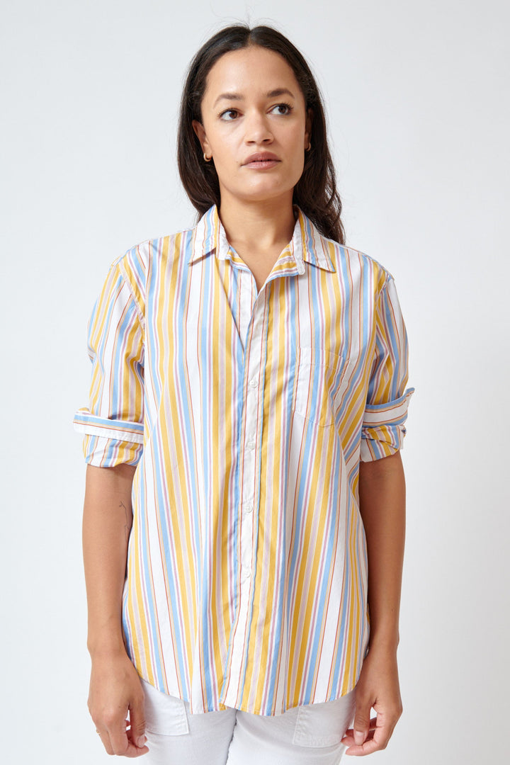 Amanda wearing Frank & Eileen Eileen Relaxed Button Up Shirt front view
