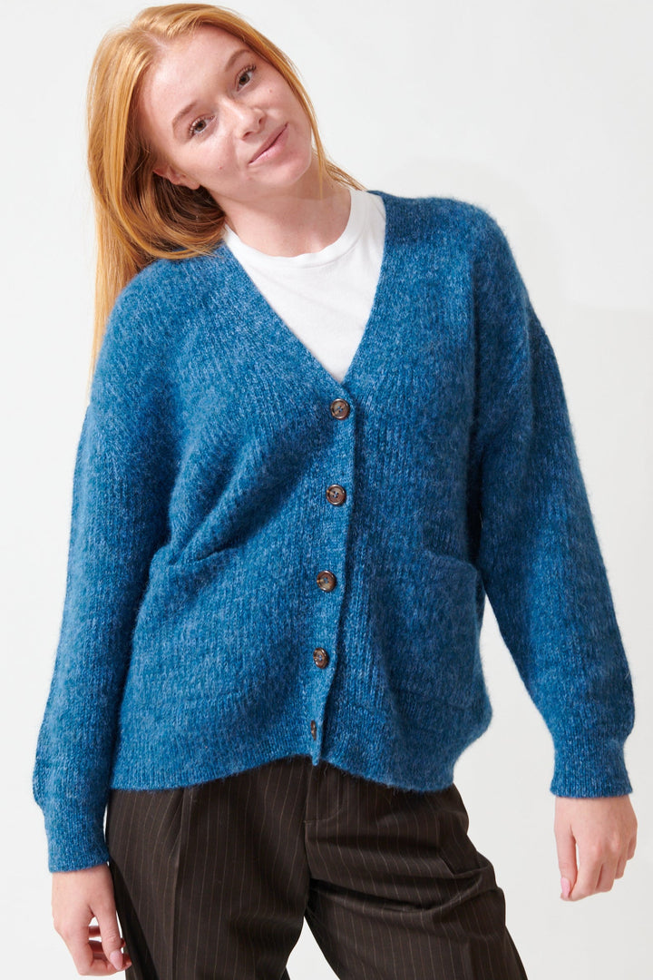 Aysia wearing The Great The Brushed Melange Cardigan front view