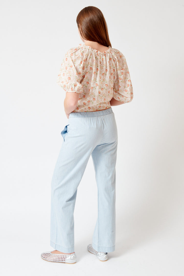 Julia wearing Xirena Dash Pant rear view