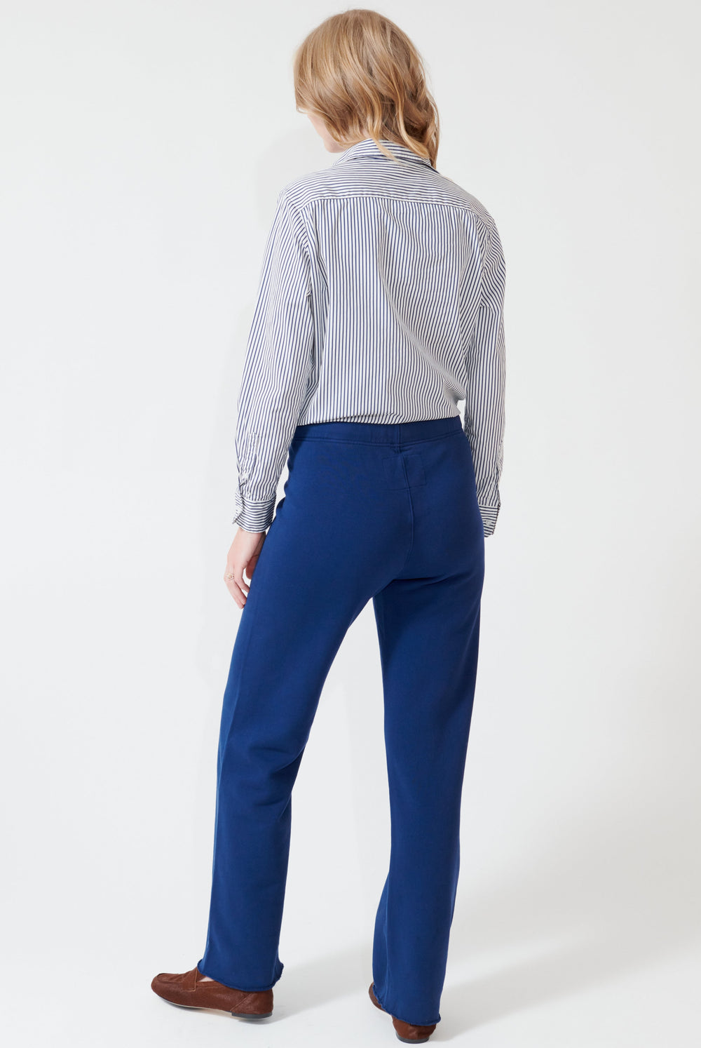 Madi wearing Frank & Eileen Catherine Long Sweatpant rear view