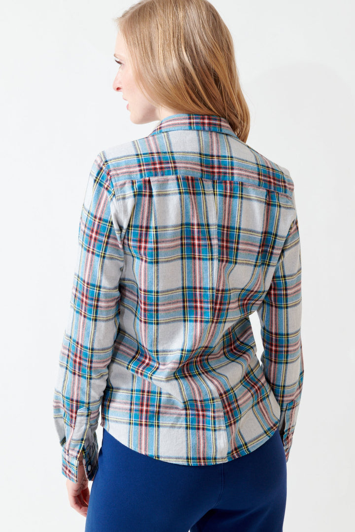 Madi wearing Frank & Eileen Barry Tailored Button Up Shirt rear view