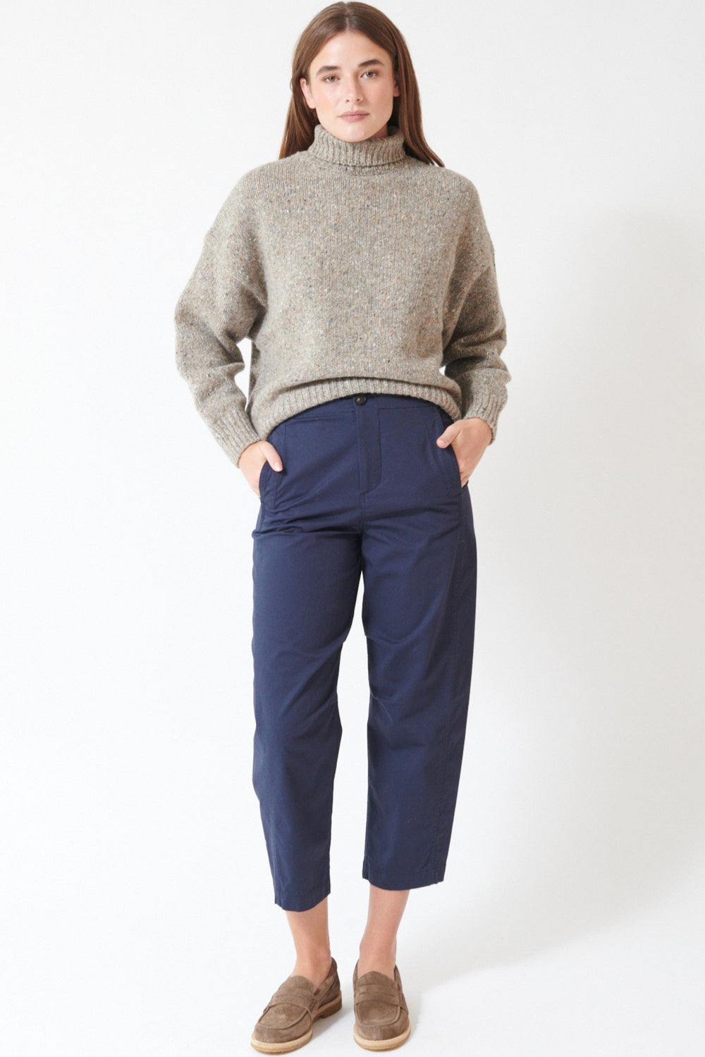 Julia wearing Tela Mirko Trousers front view