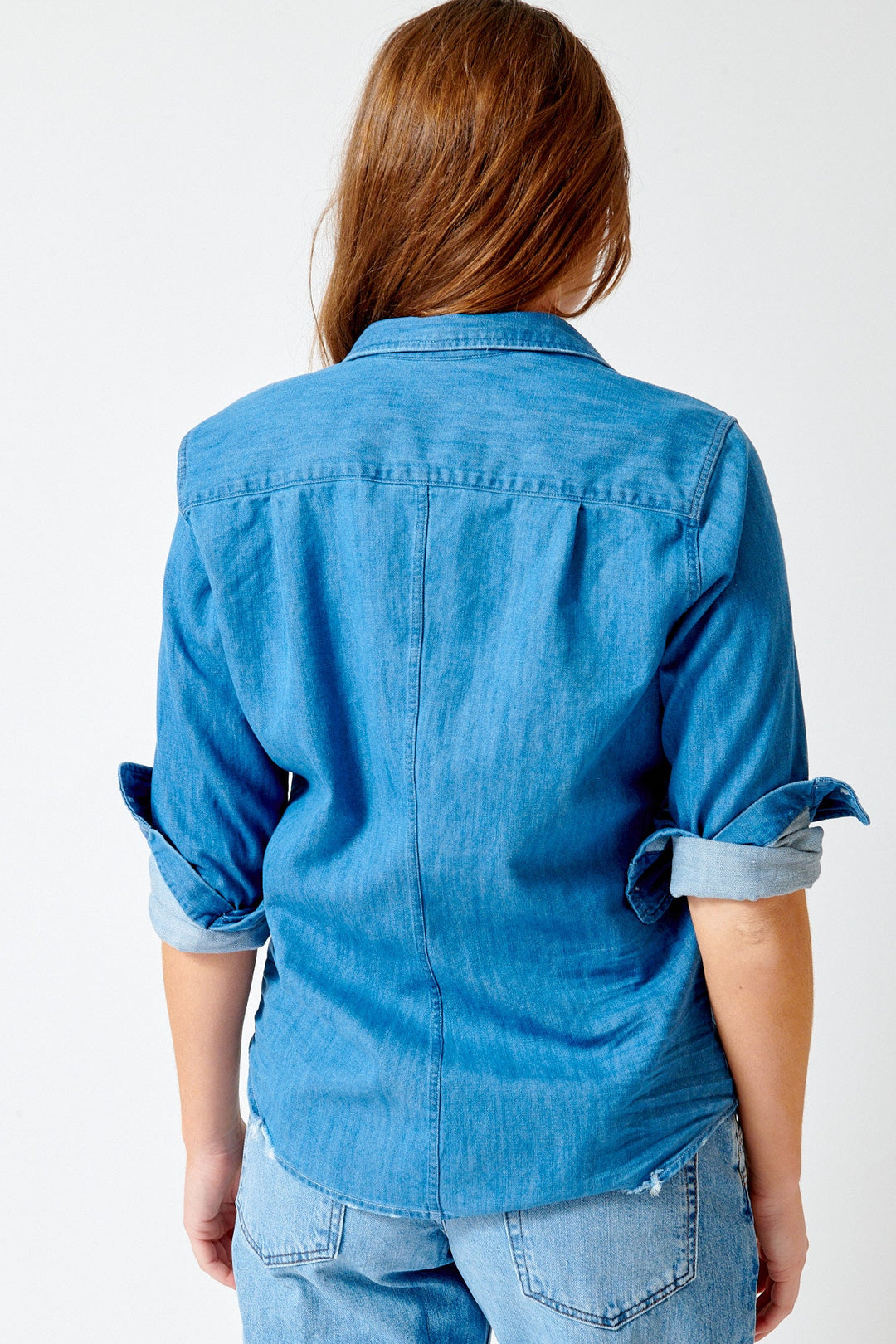 Julia wearing Frank & Eileen Barry Tailored Button Up Shirt rear  view