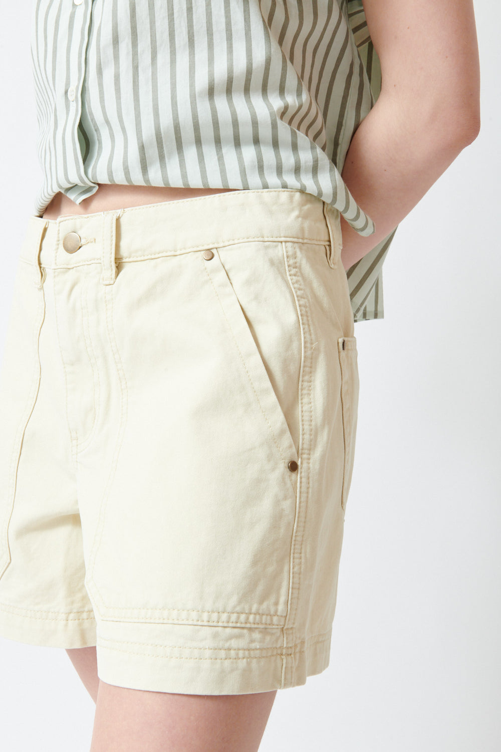 Angela wearing Lilla P Twill Short front/detail view