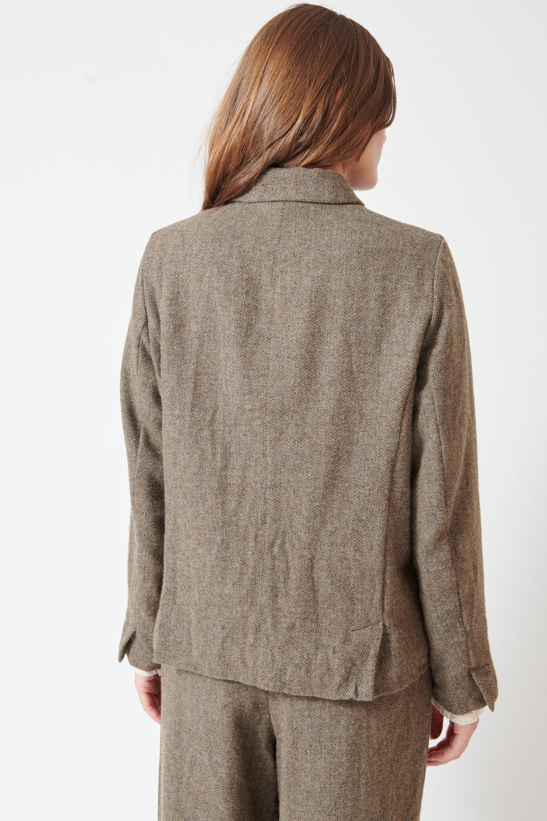 Julia wearing Eco Wool Herringbone Short Jacket Beige rear view