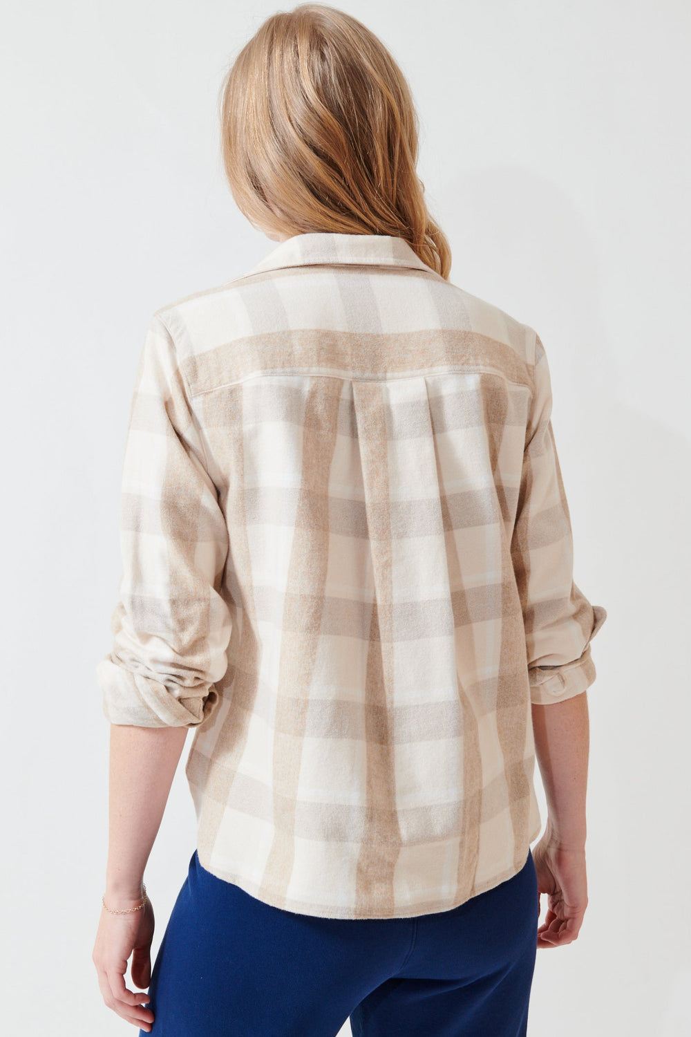 Madi wearing Frank & Eileen Silvio Untuckable Button Up Shirt rear view