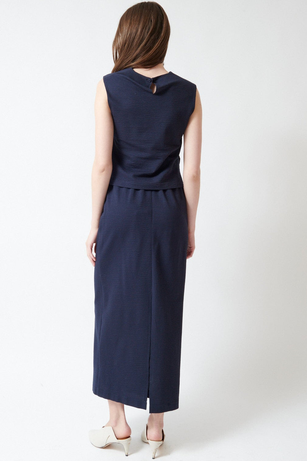 Angela wearing Harris Wharf Coolmax Seersucker Long Skirt rear view