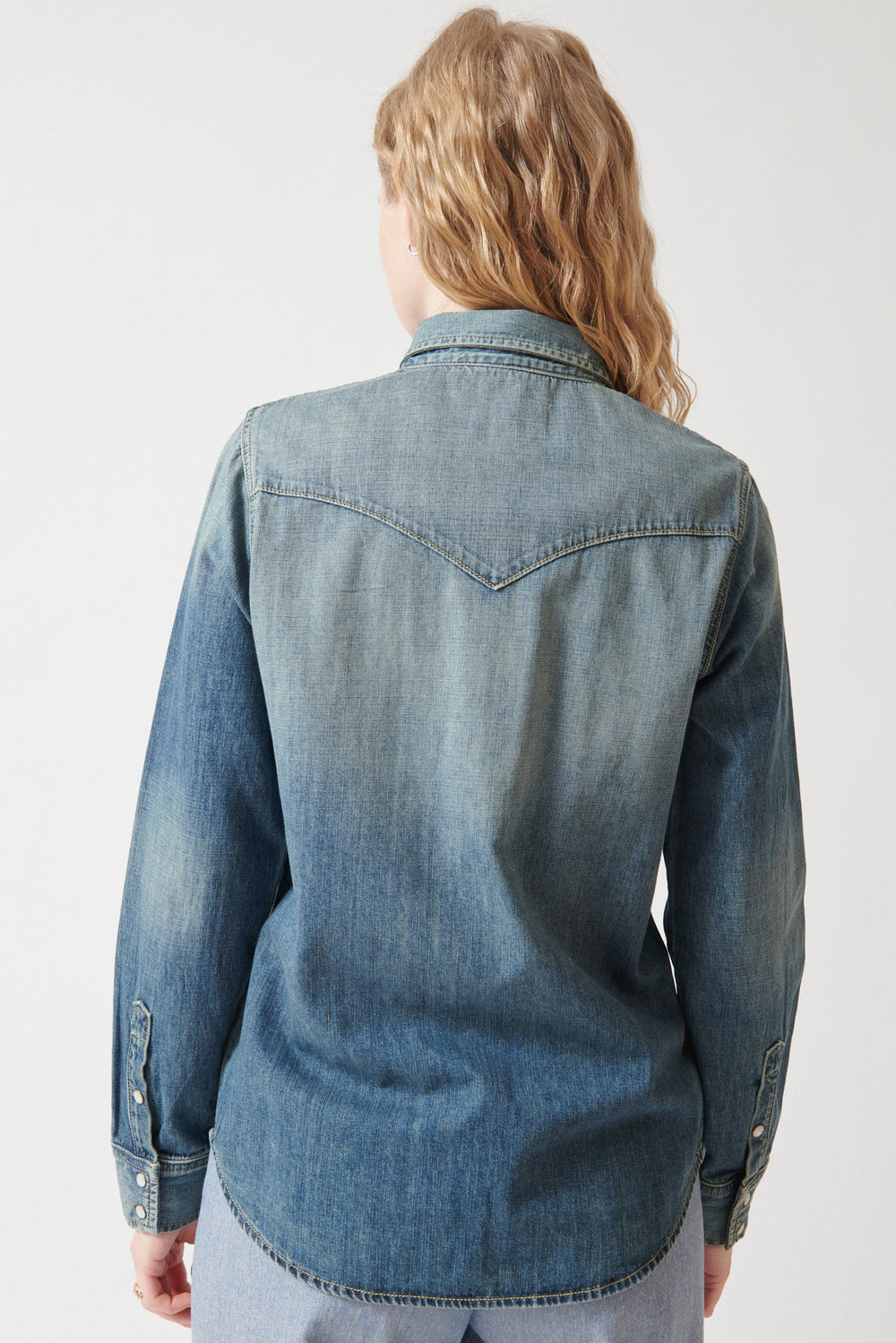 Madi wearing Nili Lotan Travis Shirt rear view