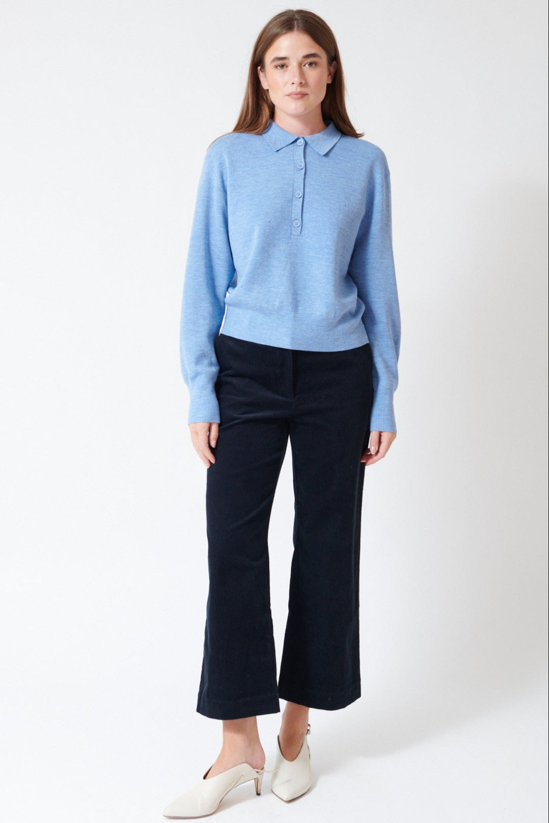 Julia wearing Apiece Apart Sadie Trouser in Midnight, front view.