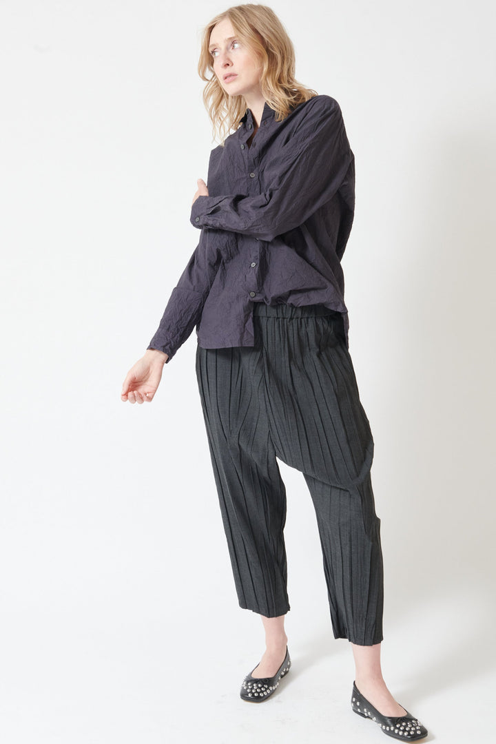 Madi wearing Pas de Calais Stretch Pleated Pants front view