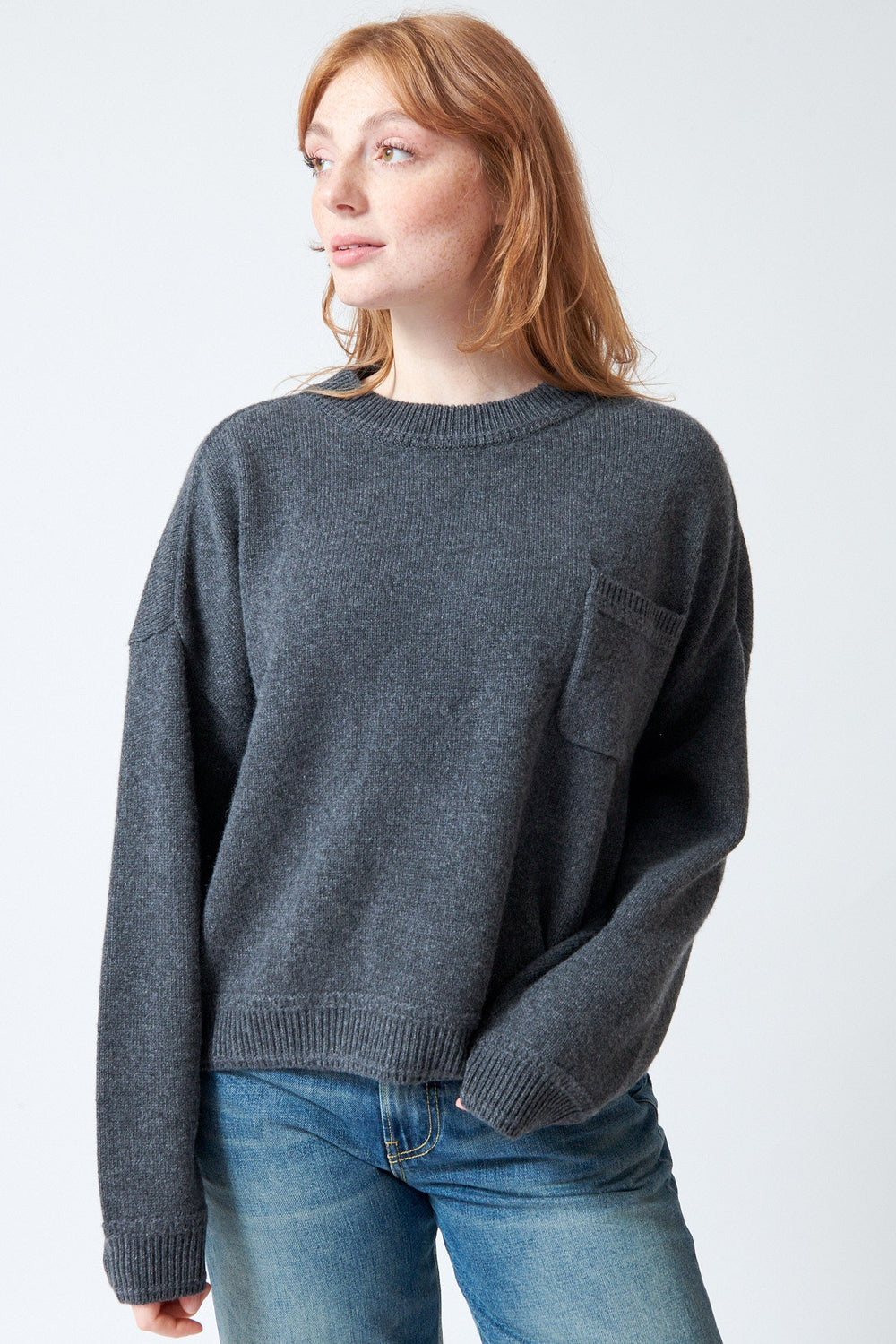 Waverly wearing Jumper 1234 Heavy Pocket Turtle French Beret front view