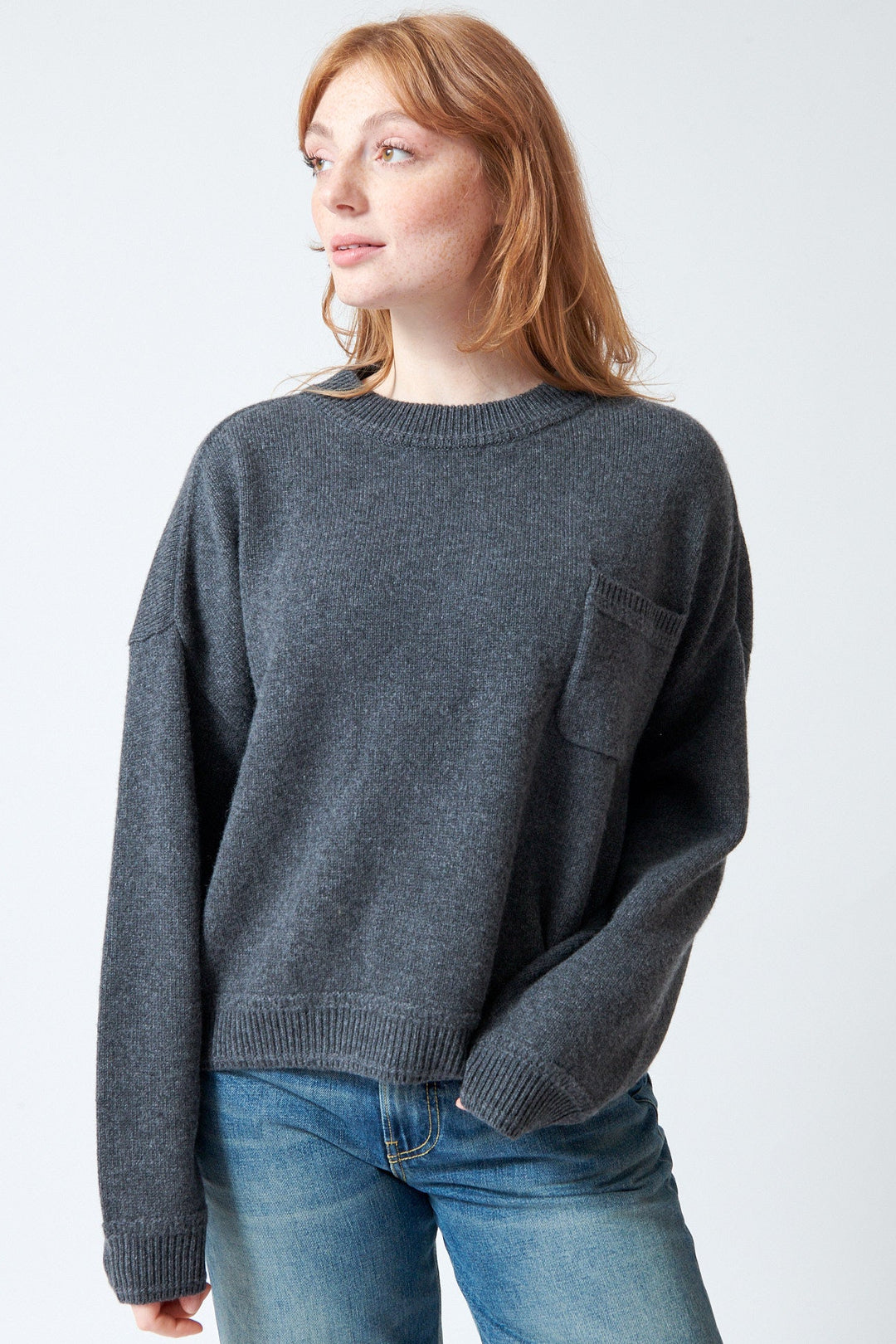 Waverly wearing Jumper 1234 Heavy Pocket Turtle French Beret front view