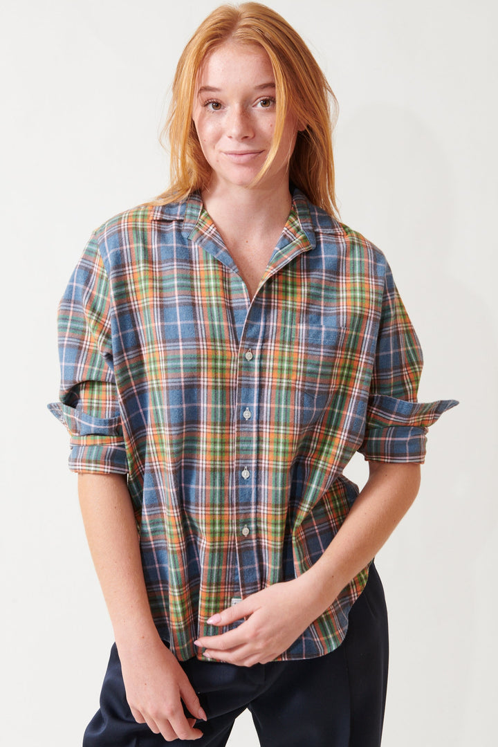 Aysia wearing Frank & Eileen Eileen Relaxed Button Up Shirt front view