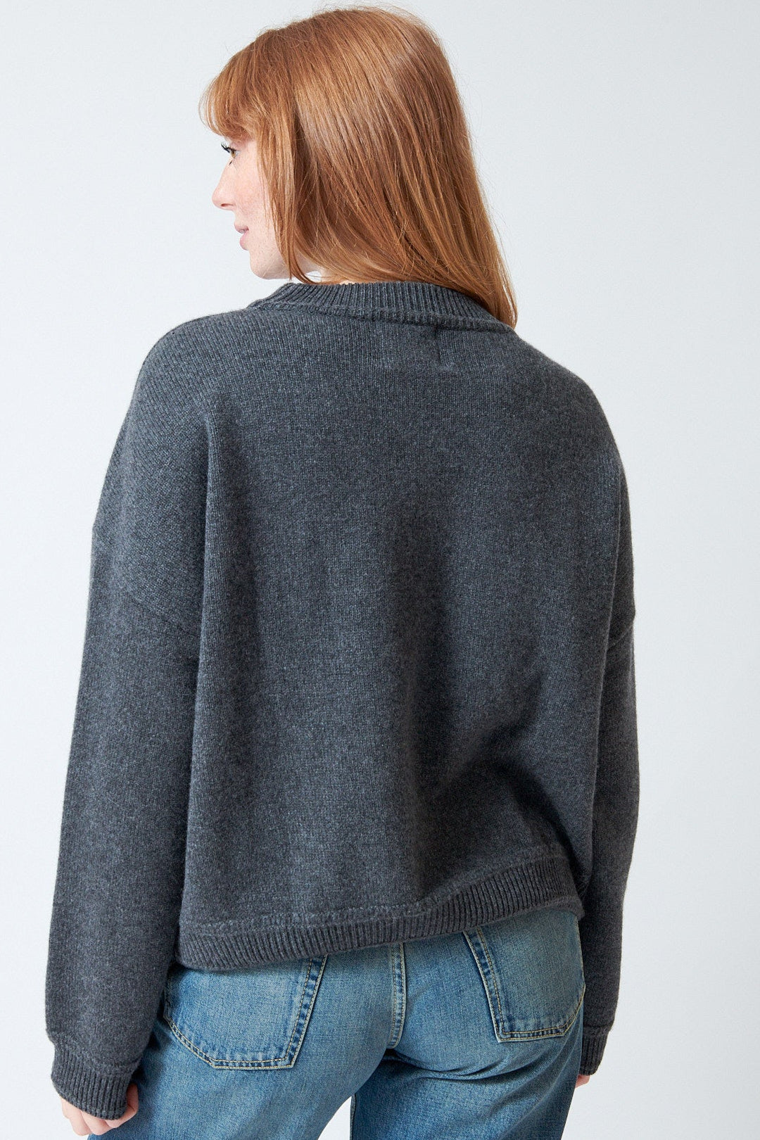 Waverly wearing Jumper 1234 Heavy Pocket Turtle French Beret rear view