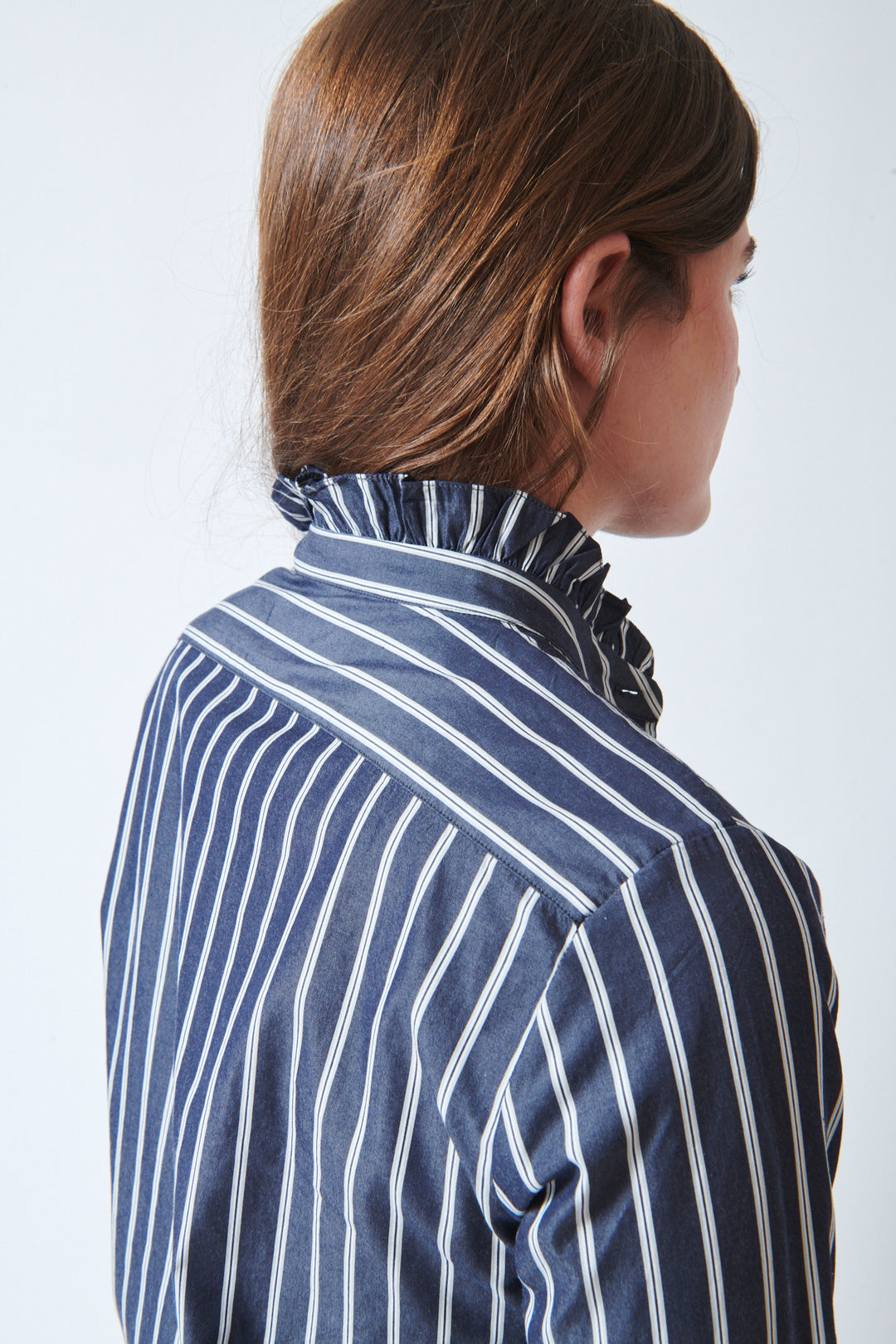 Julia wearing Nili Lotan Lydia Shirt rear view
