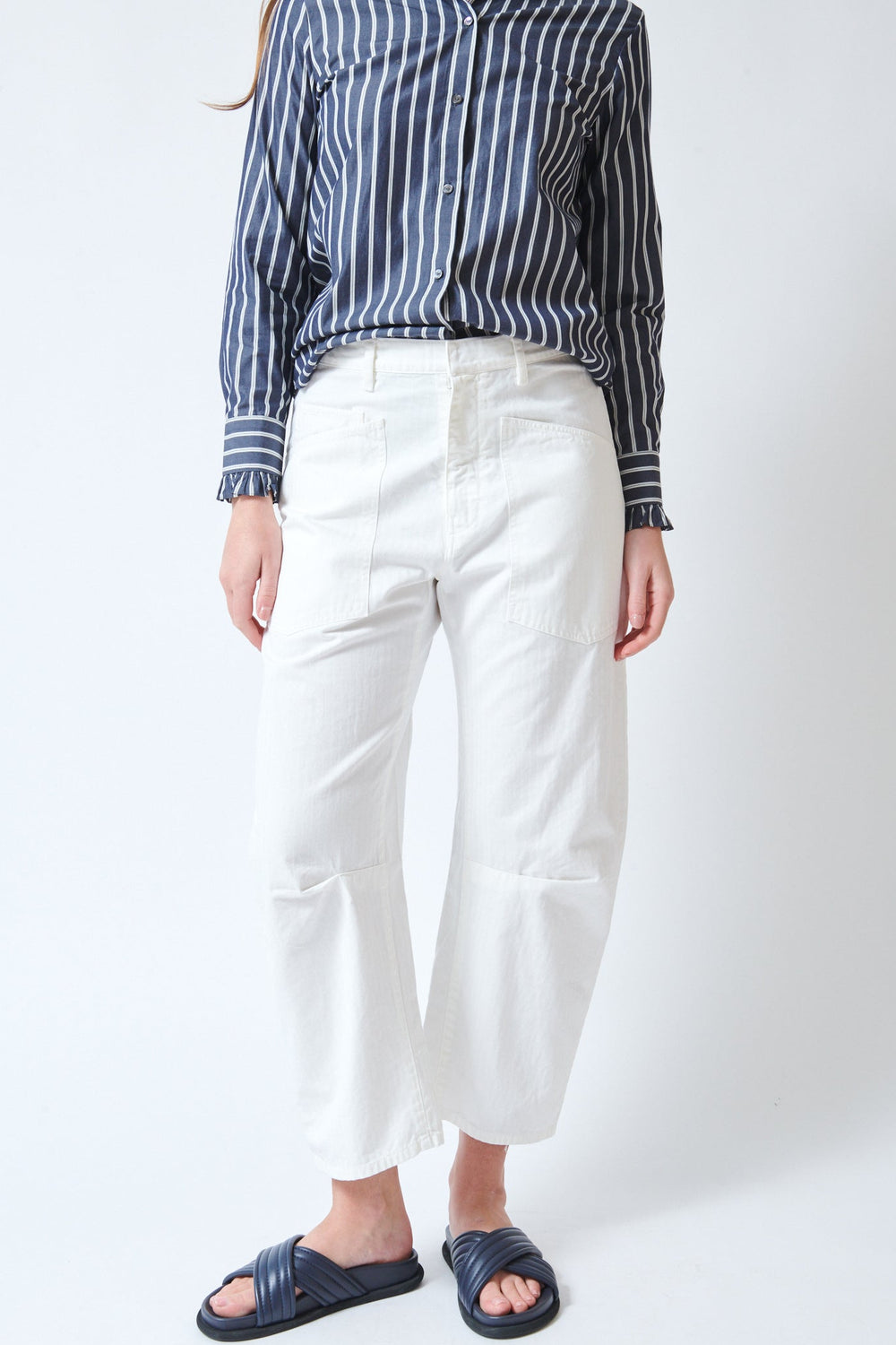 Julia wearing Nili Lotan Shon Pant front view