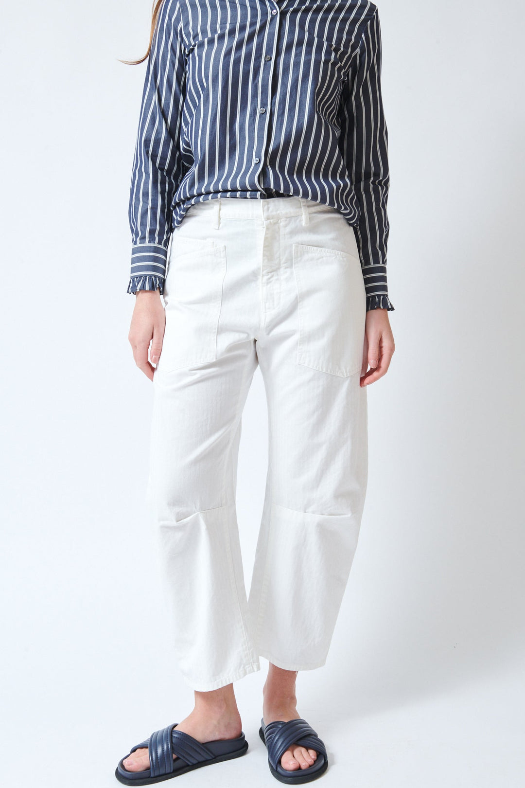 Julia wearing Nili Lotan Shon Pant front view