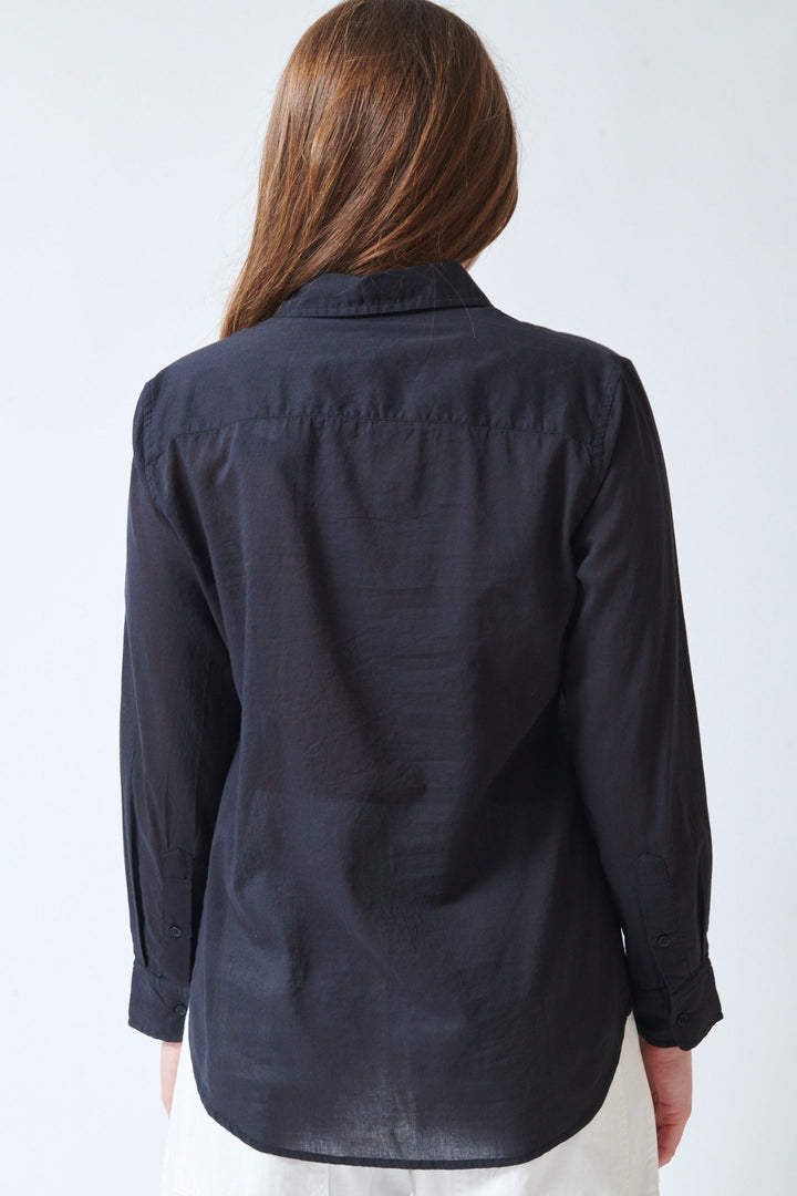 Julia wearing Nili Lotan Nathael Ruffle Shirt rear view