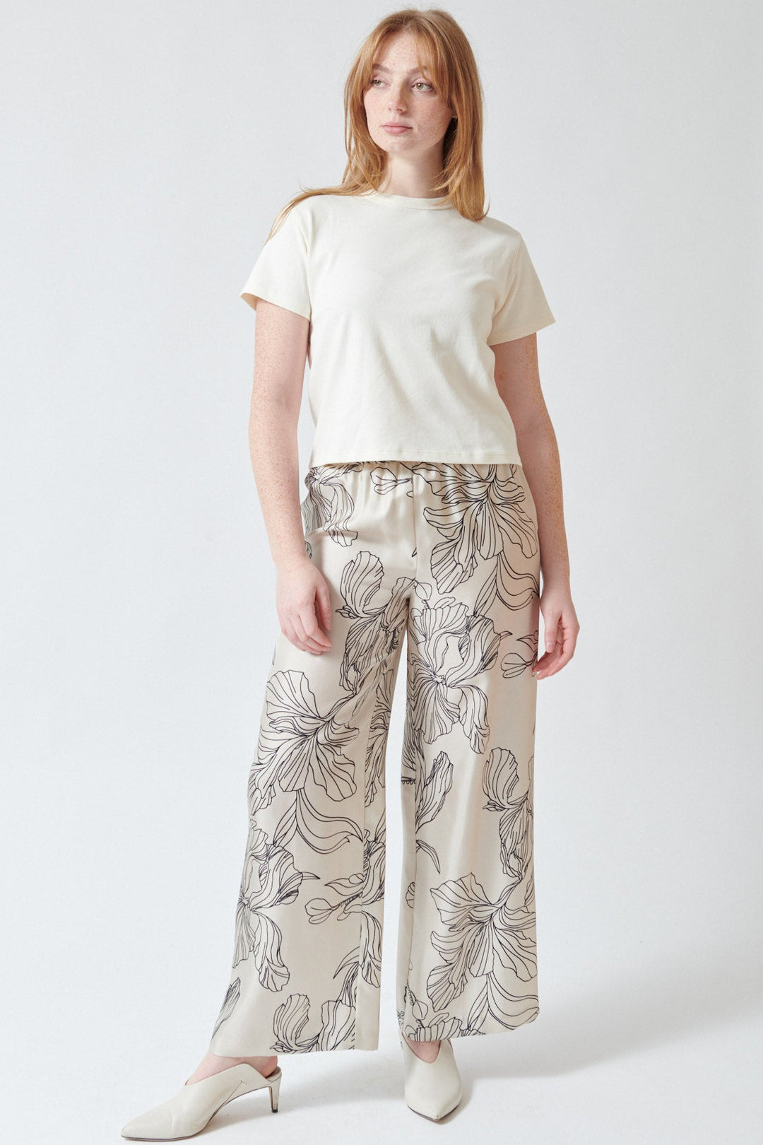 Waverly wearing Rosso 35 Floral Contour Drawing Wide Leg Elasticated Trouser front view
