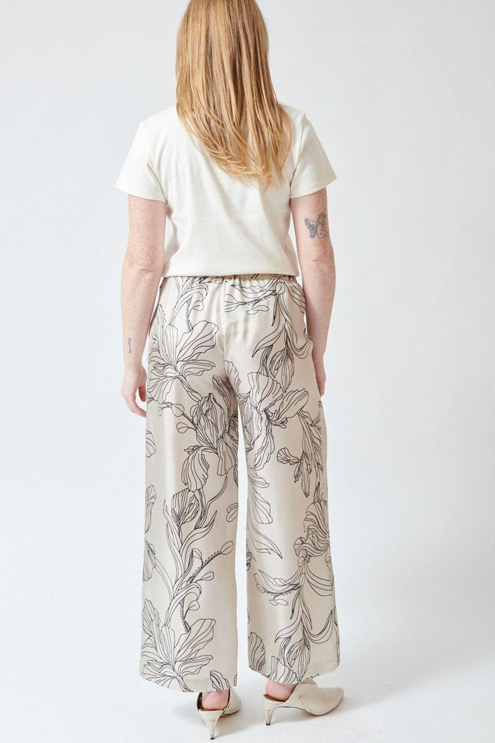 Waverly wearing Rosso 35 Floral Contour Drawing Wide Leg Elasticated Trouser rear view