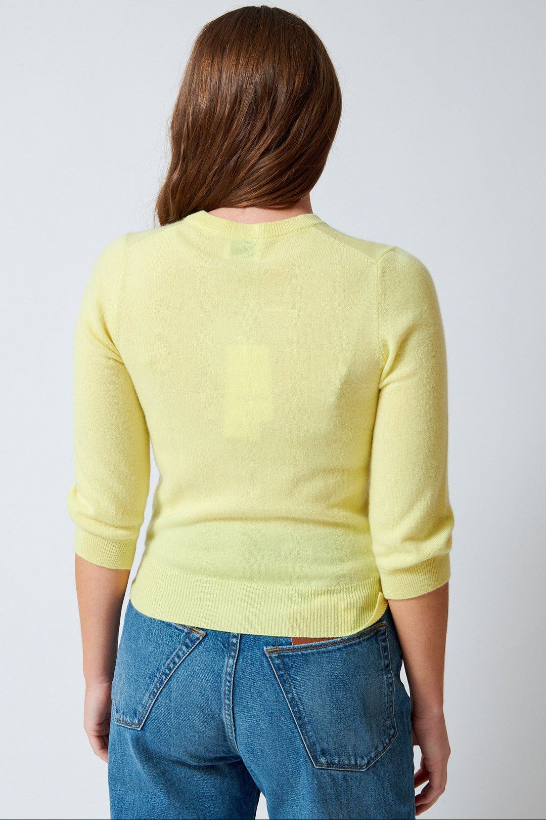 Julia wearing Allude Cashmere Three Quarter Sleeve Cardigan rear view