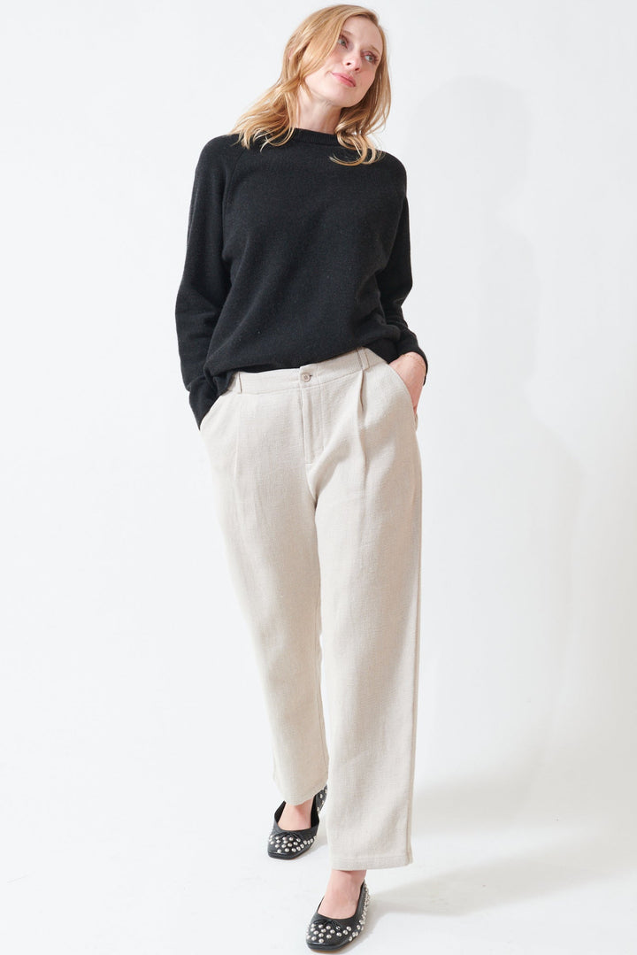 Madi wearing Evam Eva Linen Wool EE Wide Pants front view