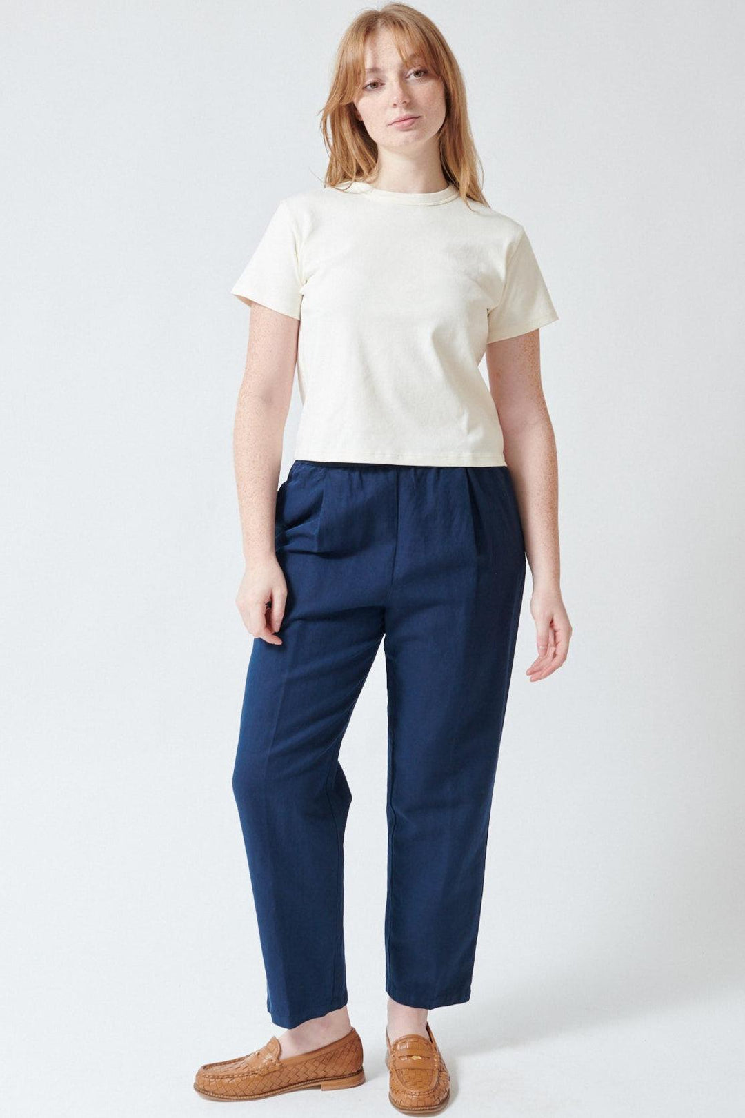 Waverly wearing Rosso 35 Garment Dyed Elasticated Trousers front view