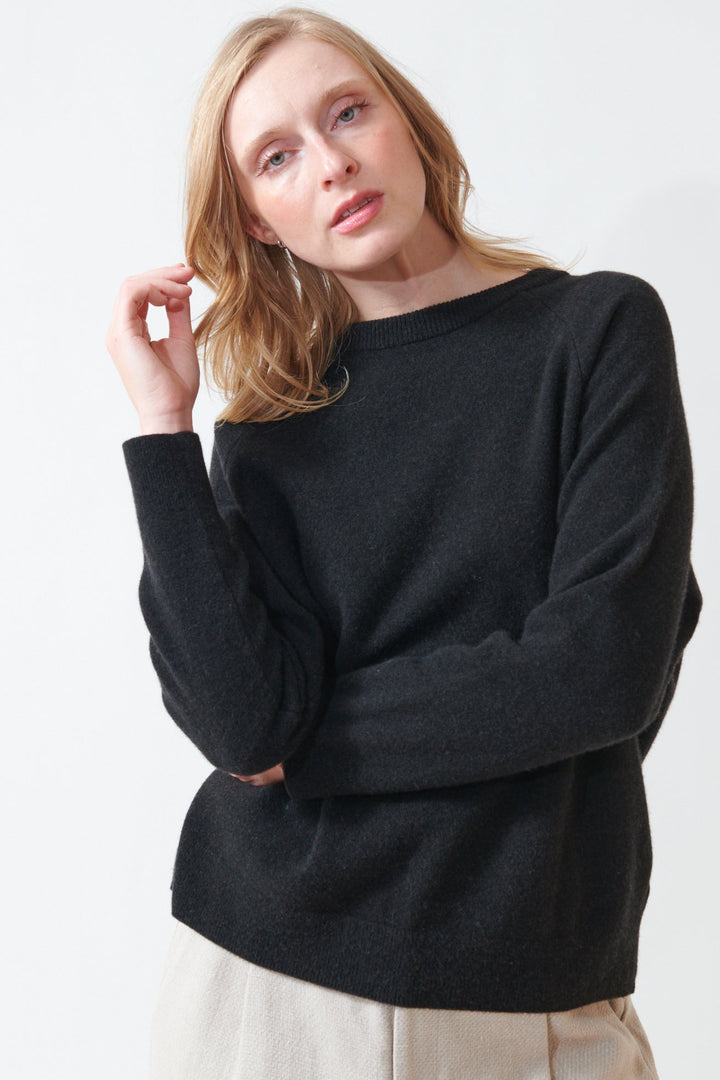 Madi wearing Evam Eva Press Wool Raglan Pullover front view