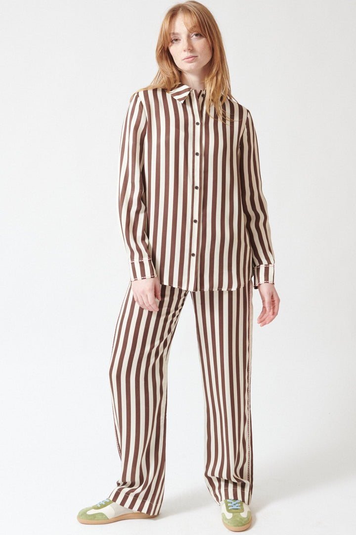 Waverly wearing Stine Goya Dry Viscose Elasticated Long Pants front view