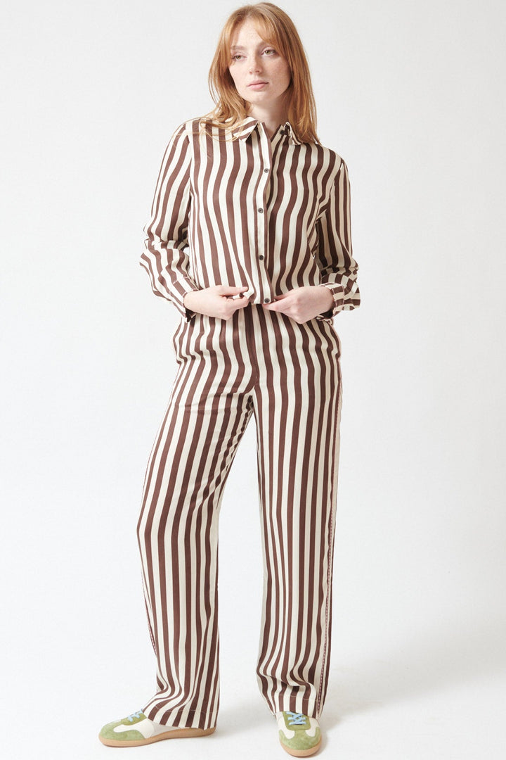 Waverly wearing Stine Goya Dry Viscose Elasticated Long Pants front view