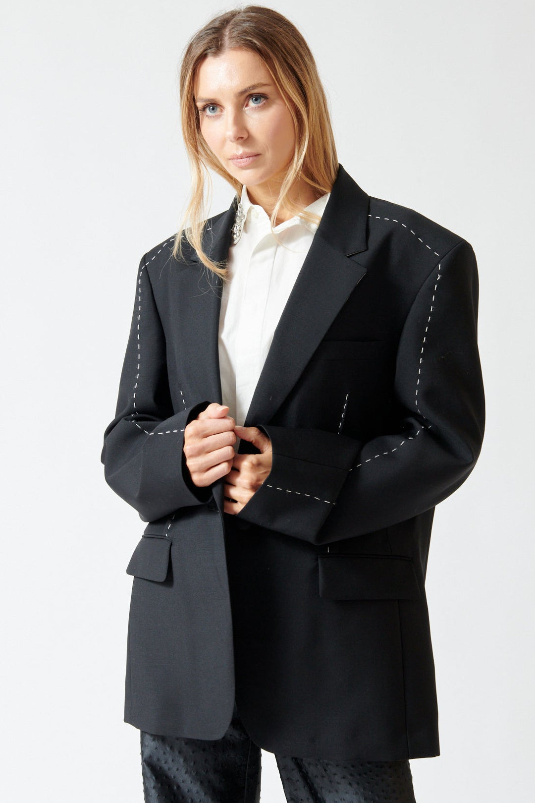 Mari wearing Róhe Contrast Detail Blazer front view