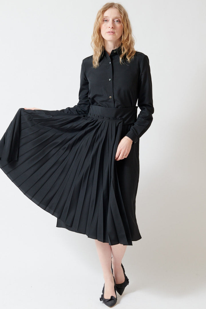 Madi wearing WE-AR4 The Waltz Dress front view