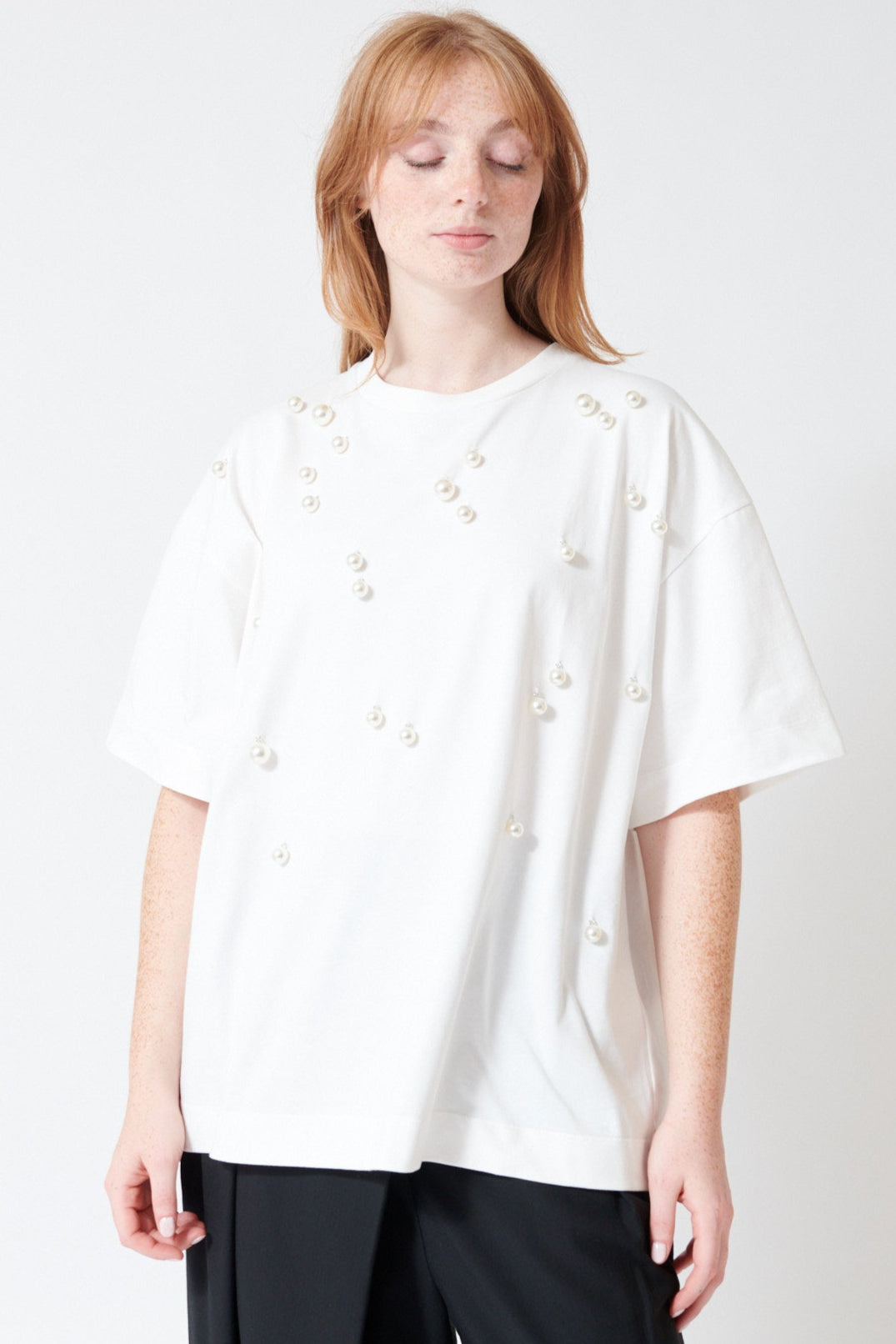 Waverly wearing Meimeij Pearl Bobbles T Shirt front view