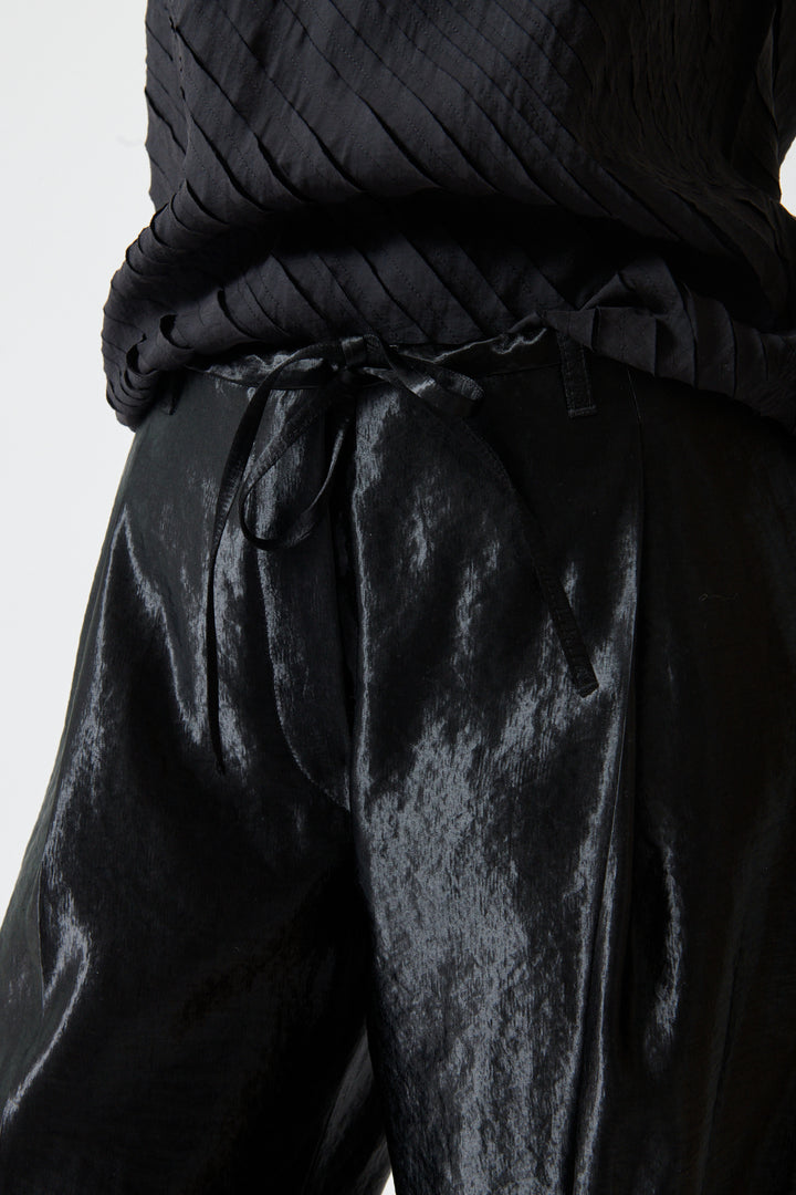 Julia wearing Christian Wijnants Pamir Pants front/details view