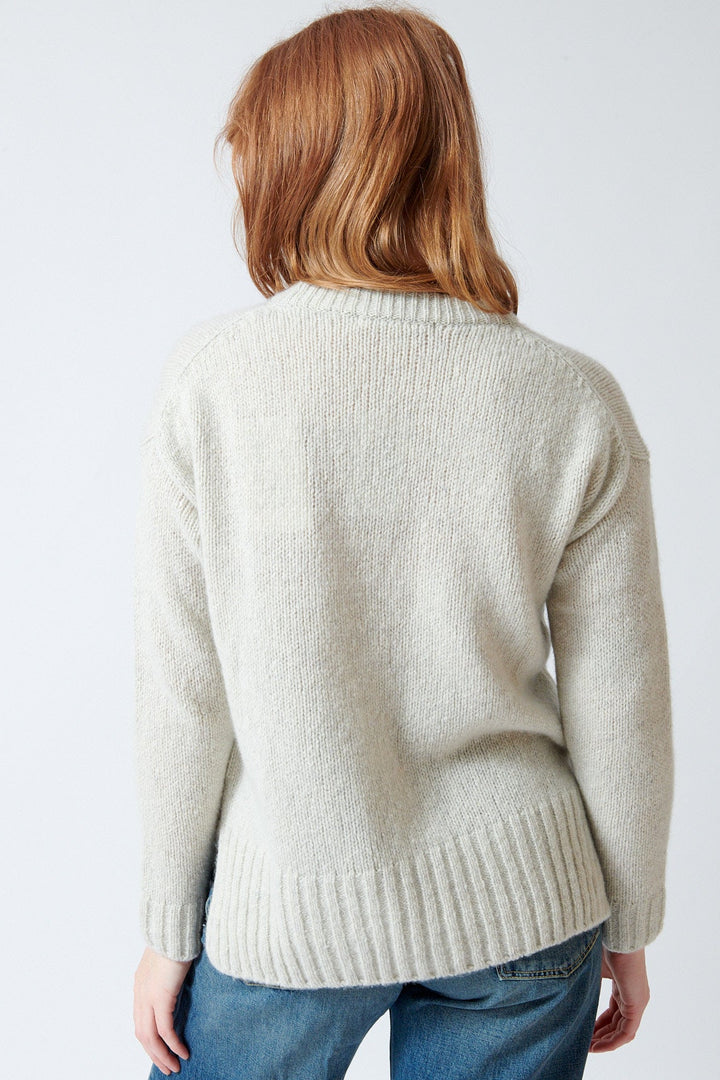 Waverly wearing Evam Eva Cashmere EE Pullover rear view