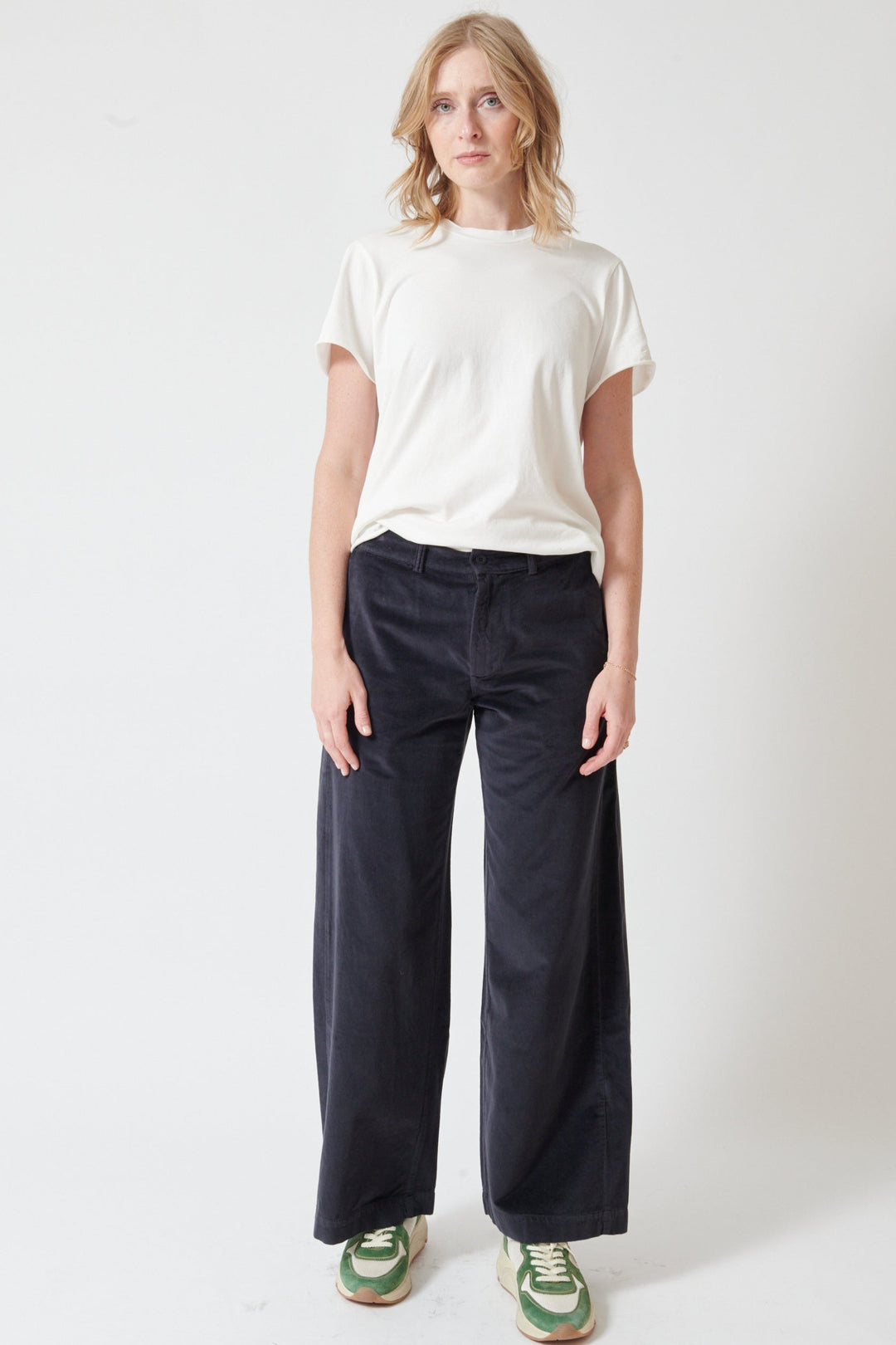 Madi wearing Labo.Art Pandora Pants front view