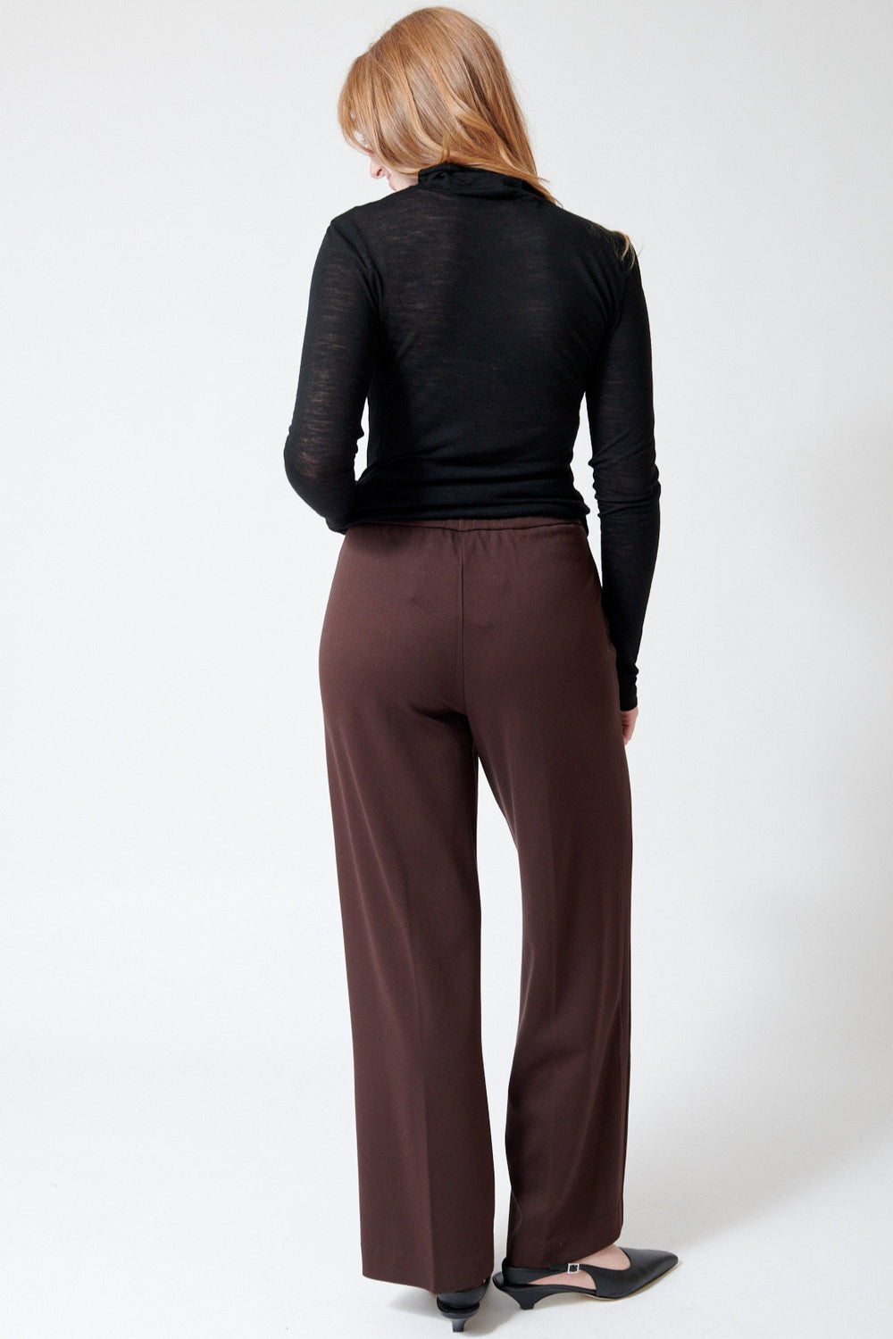 Waverly wearing Meimeij Front Seam Stretch Pant rear view
