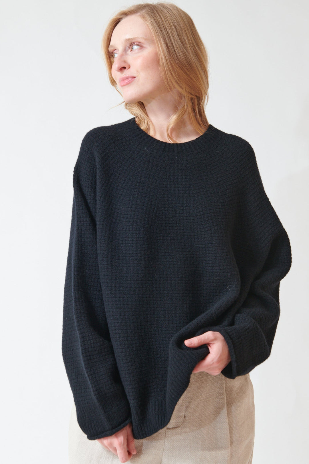 Madi wearing Pas de Calais Cashmere Blend Lambs Wool Pullover front view