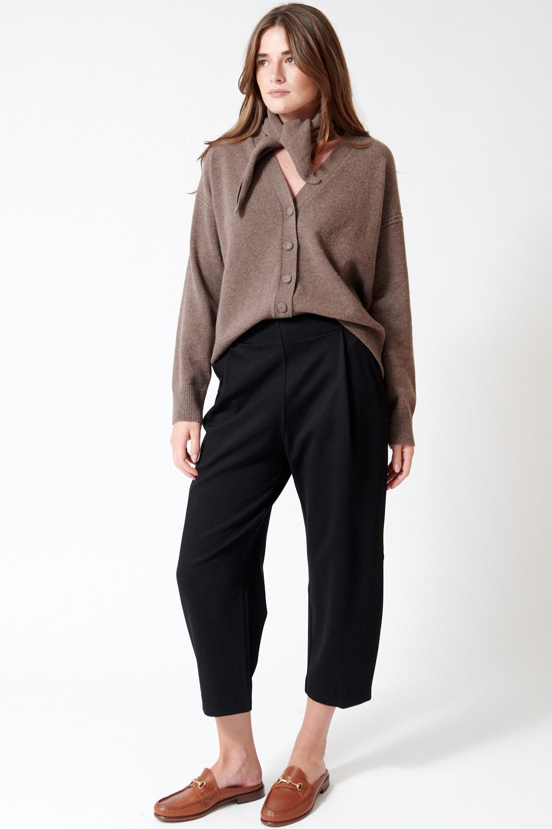 Julia wearing Meimeij Stretch Art Pant front view