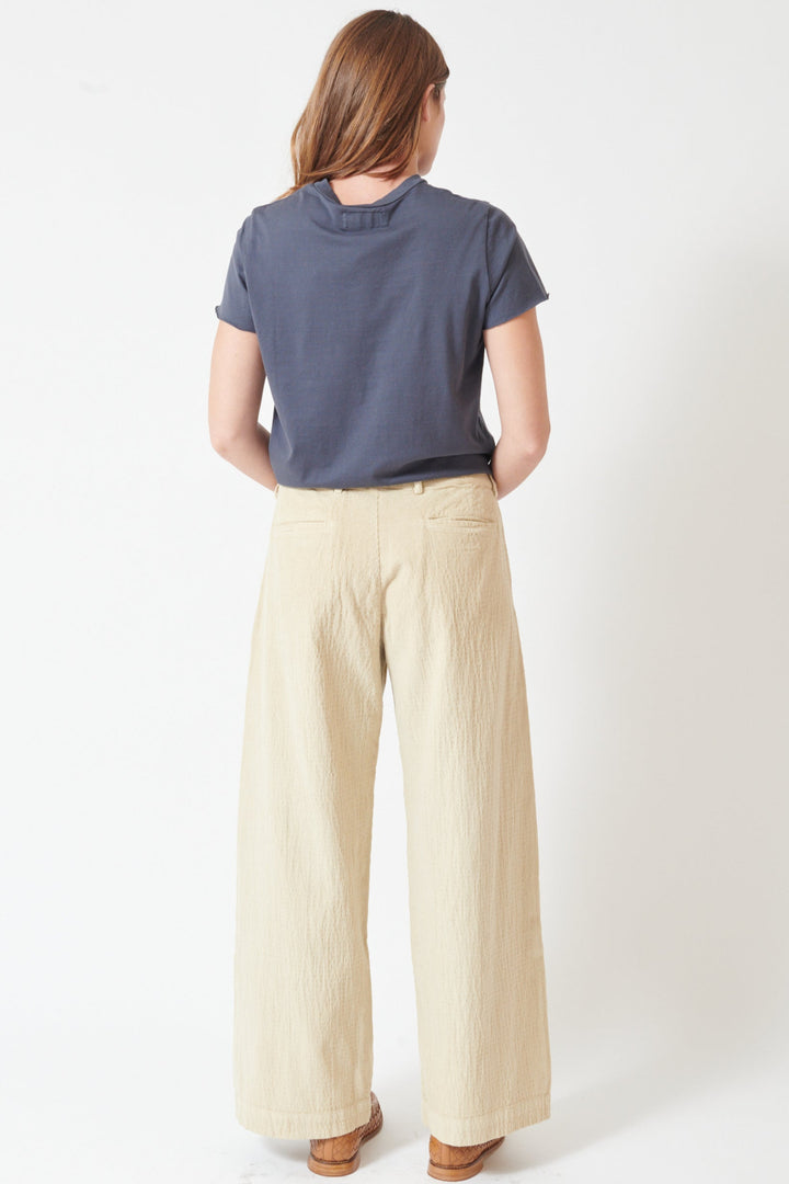 Julia wearing Labo.Art Blackbird Pants rear view