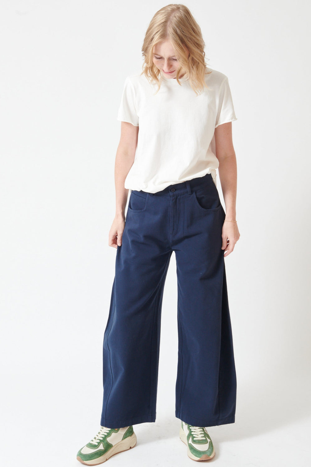 Madi wearing Labo.Art Wan Mel Pants front view