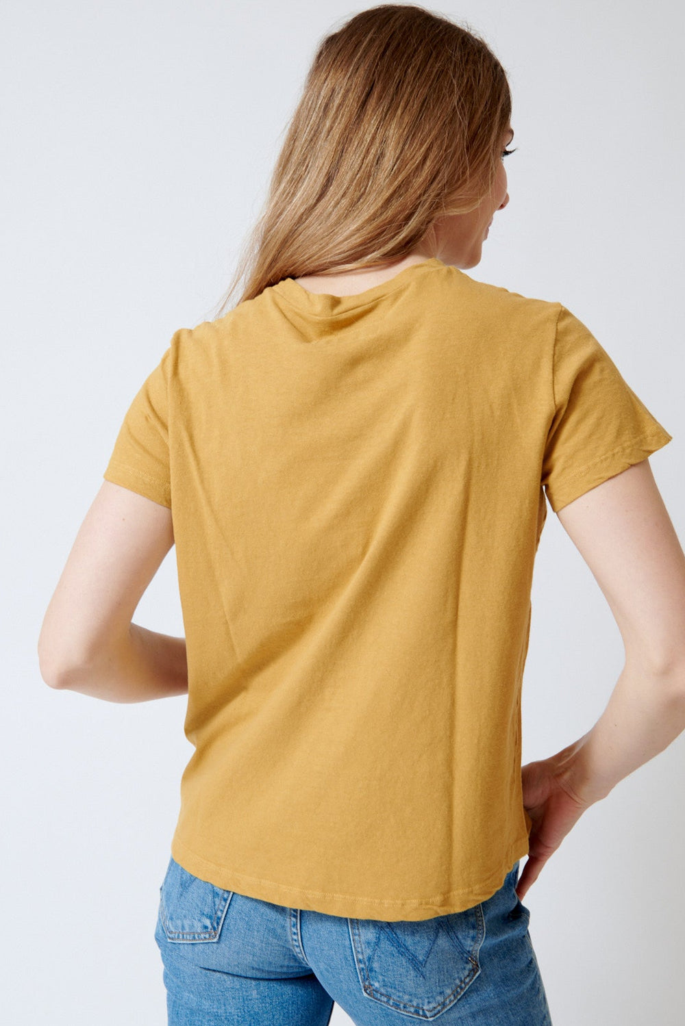 Mari wearing Labo.Art Rico Tee rear view