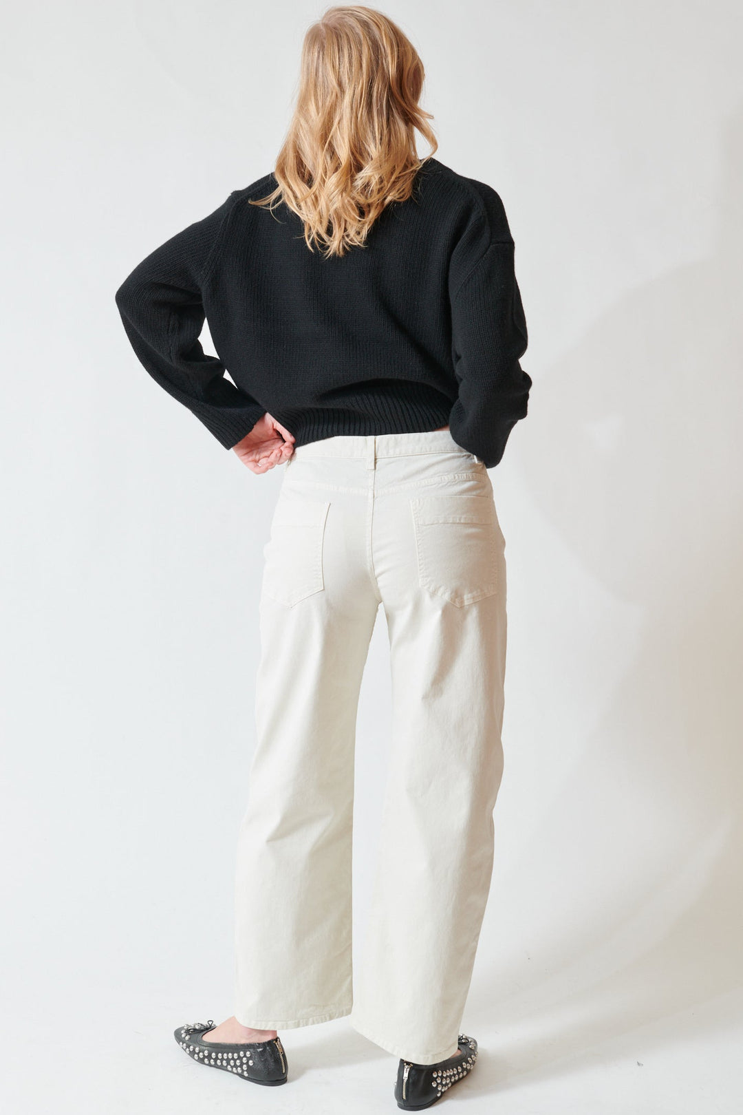 Madi wearing Nili Lotan Tribeca Pant rear view