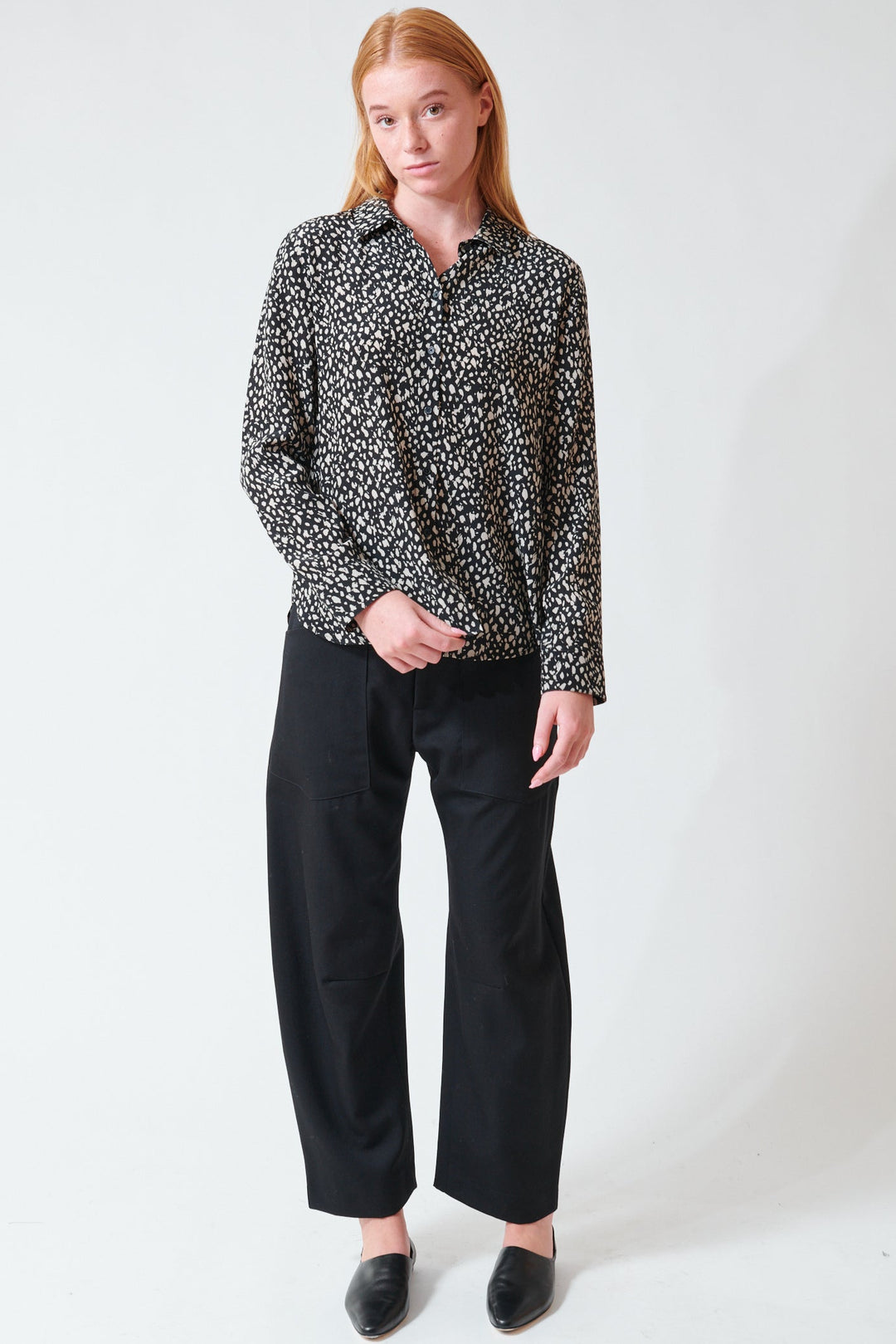 Aysia wearing Nili Lotan Shon Wool Pant front view