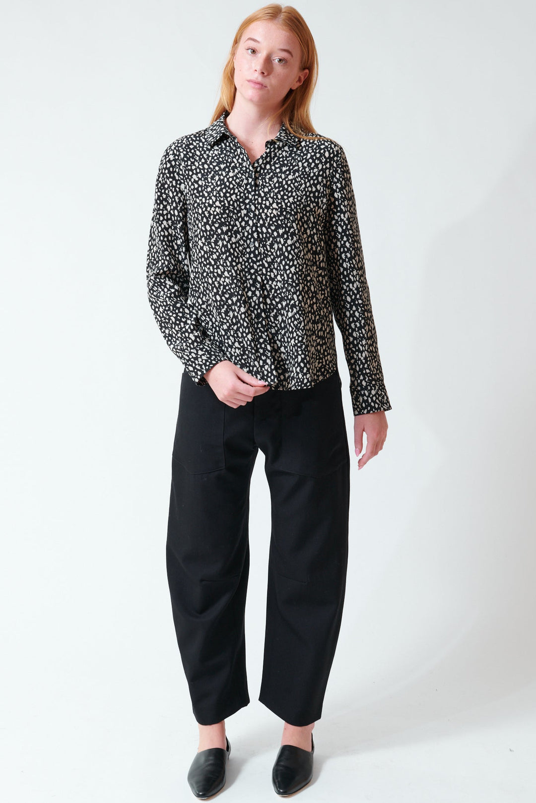 Aysia wearing Nili Lotan Shon Wool Pant front view