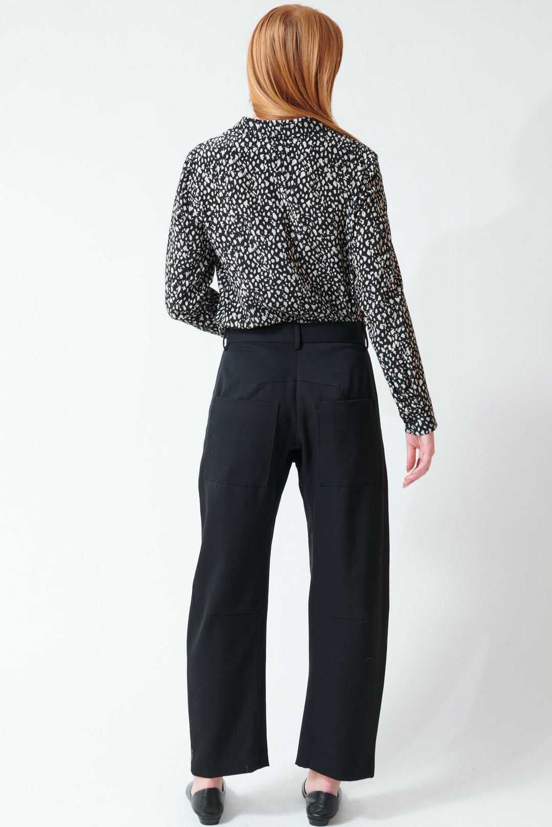 Aysia wearing Nili Lotan Shon Wool Pant rear view