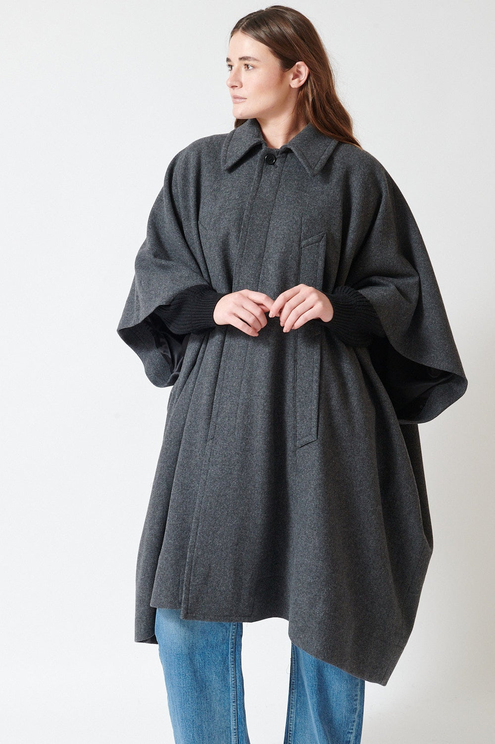Julia wearing MM6 Maison Margiela Cotton Gabardine Stadium Cape Trench front view